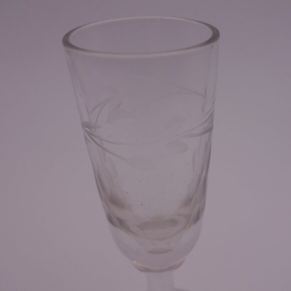 Set of Four(4) Grapevine Pattern Small Delicate Glasses - Picture 12 of 16